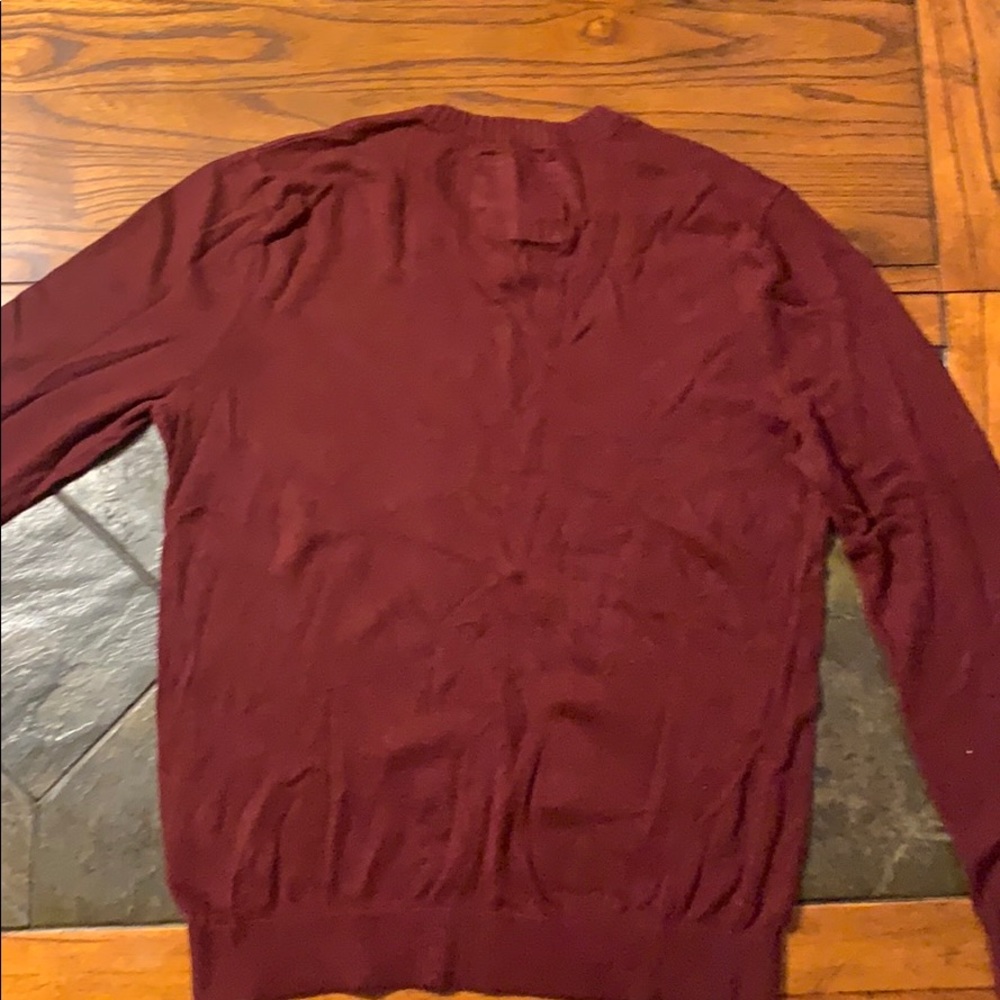 Maroon Hollister Sweater, no marks or stains! - Picture 2 of 3